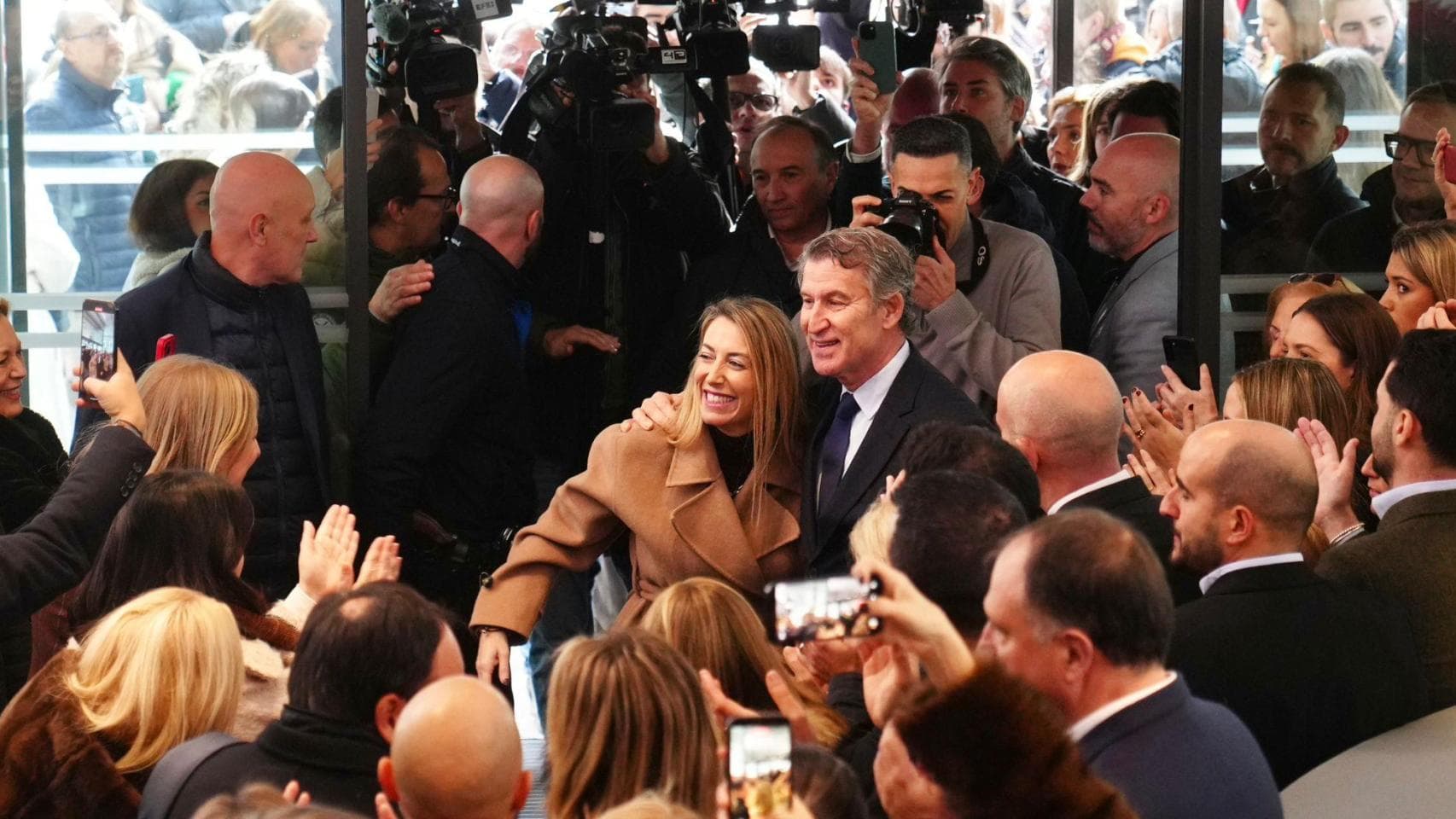 PP busca escaño 30 con voto exterior tras hundir al PSOE