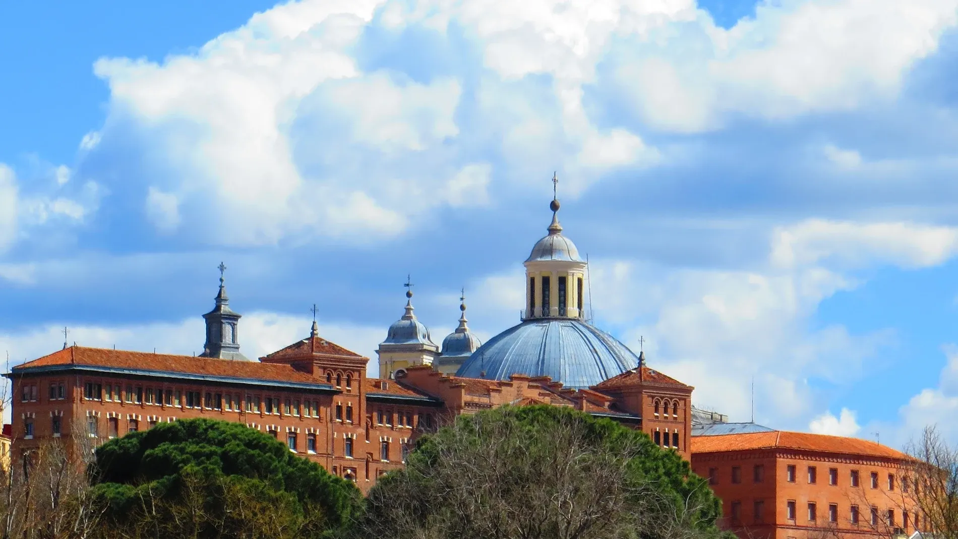 Arameo, sumerio y acadio: la universidad de Madrid que enseña las lenguas que nadie estudia