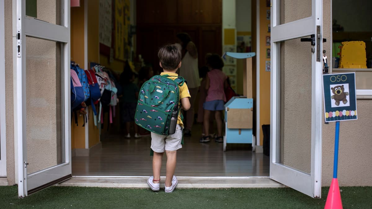 Vuelta al cole en Valencia: menos alumnos, más protestas y una subida salarial que no convence a nadie