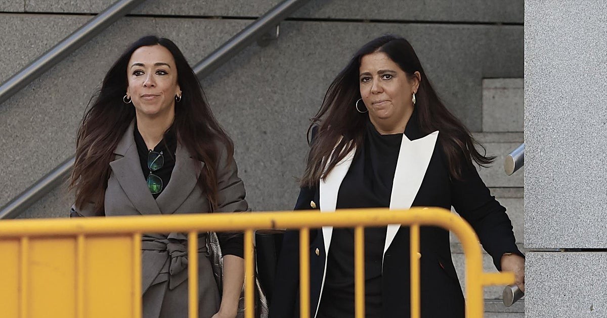 El PSOE se libra de la imputación, pero la sombra de las cloacas lo persigue