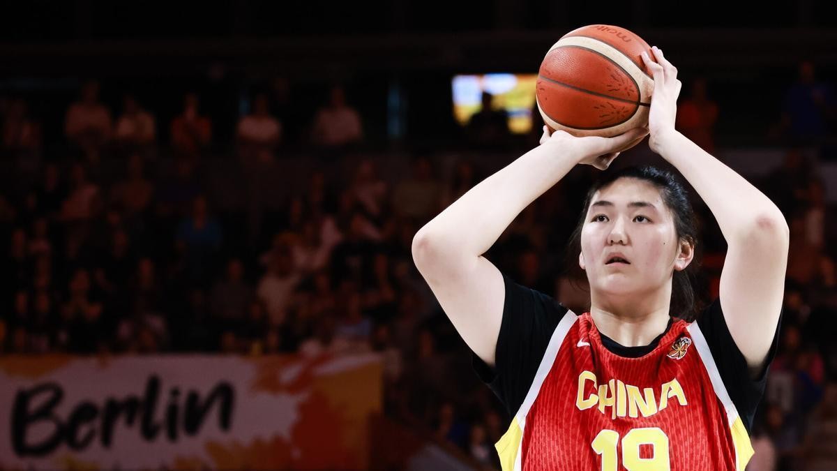 Zhang Ziyu, la giganta china de 2,23 metros que ya asusta en el Mundial
